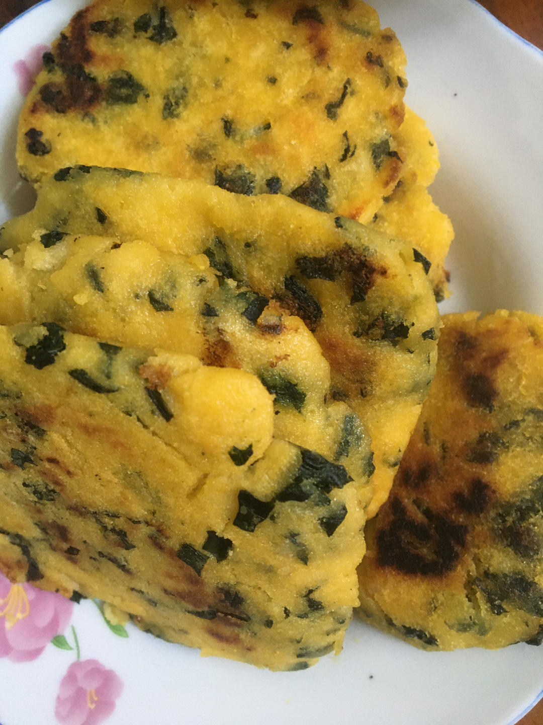 玉米面菜饼子（贴饼子）