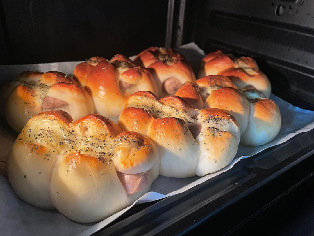 一口爆汁肠仔包                          超松软超好吃