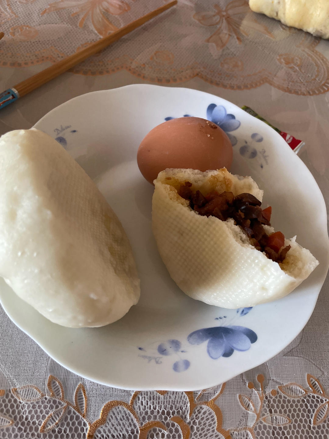 香菇鸡腿酱肉包