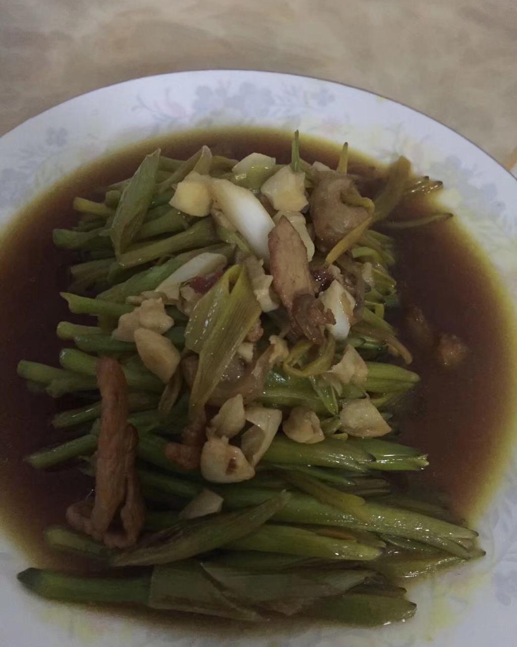 肉炒黄花菜