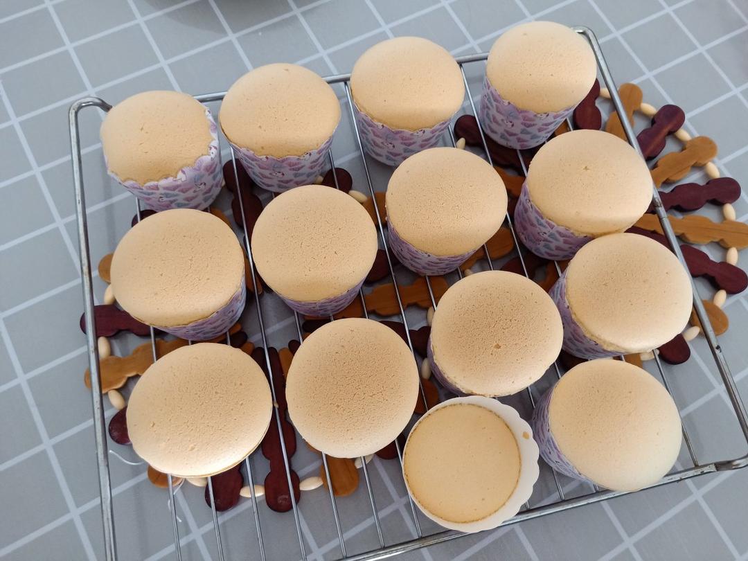 纸杯蛋糕 8寸戚风蛋糕的量