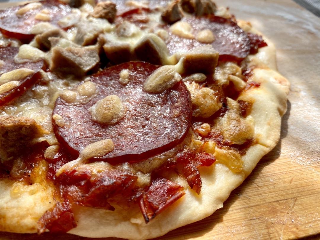 萨拉米薄底披萨 Salami Pizza