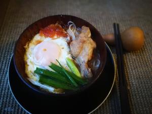 厨房与远方-番茄鸡汤面/鸡翅根的吃法/煎溏心蛋做法的做法 步骤12