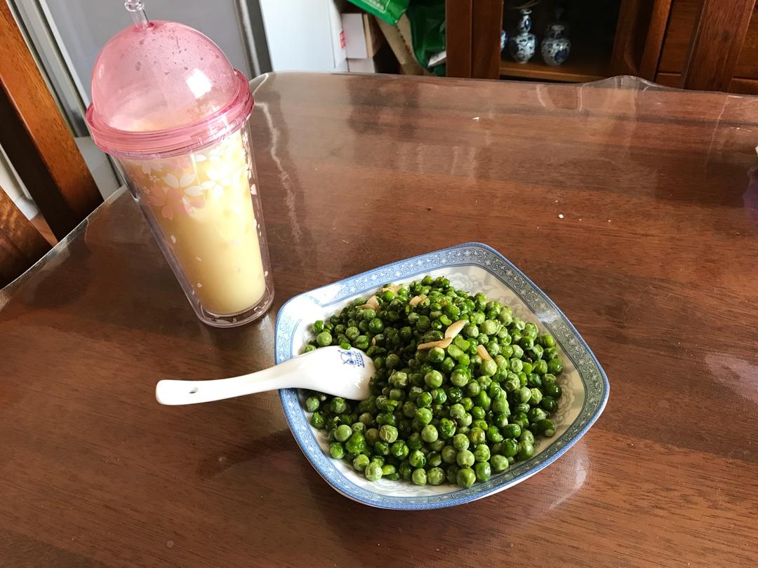 清炒豌豆米