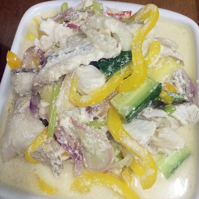 咖喱鱼（三文鱼头+龙俐鱼）