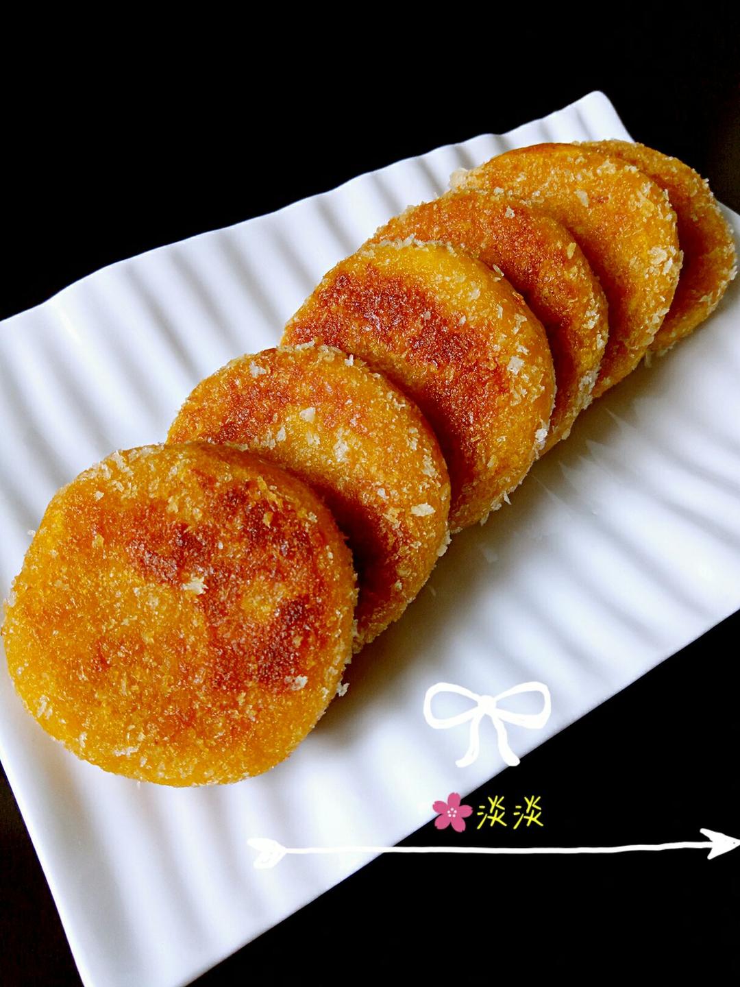 淡淡小小厨做的豆沙南瓜糯米饼(外酥里嫩)