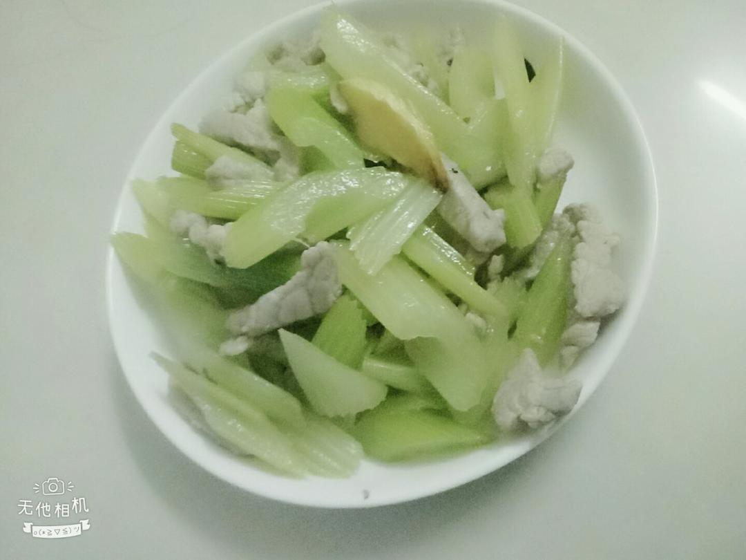 芹菜炒肉