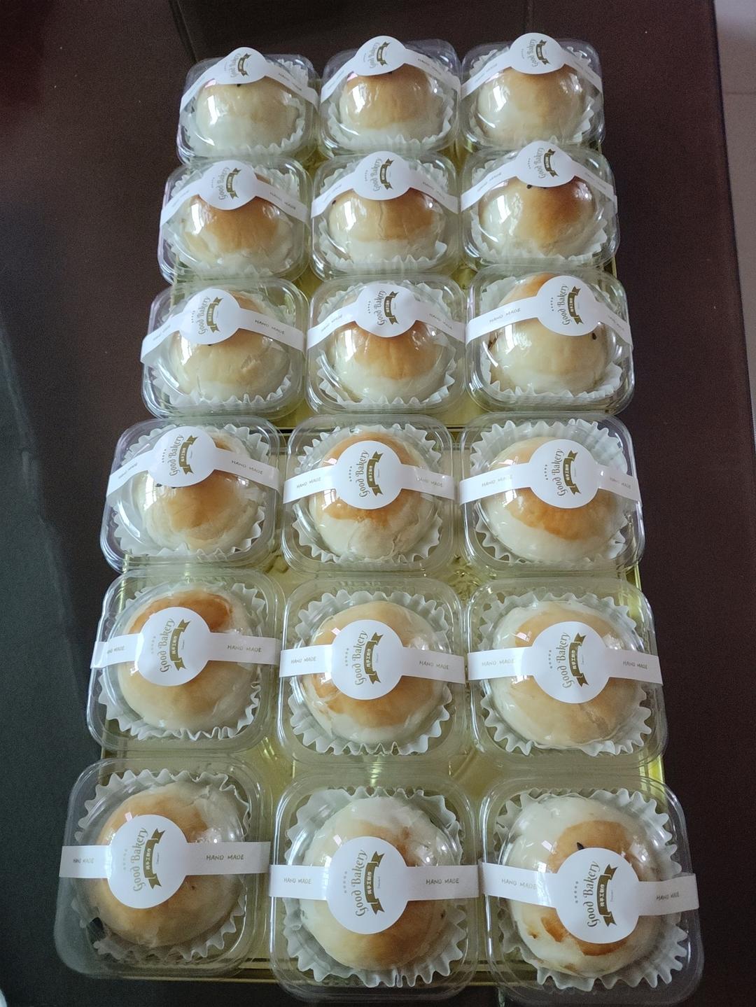 蛋黄酥：抹茶酥：（奶黄味）