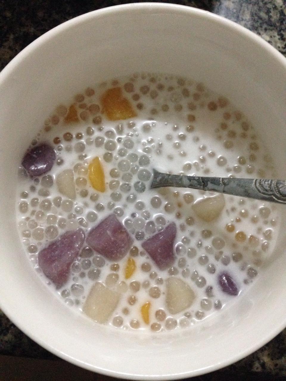 椰汁西米芋圆