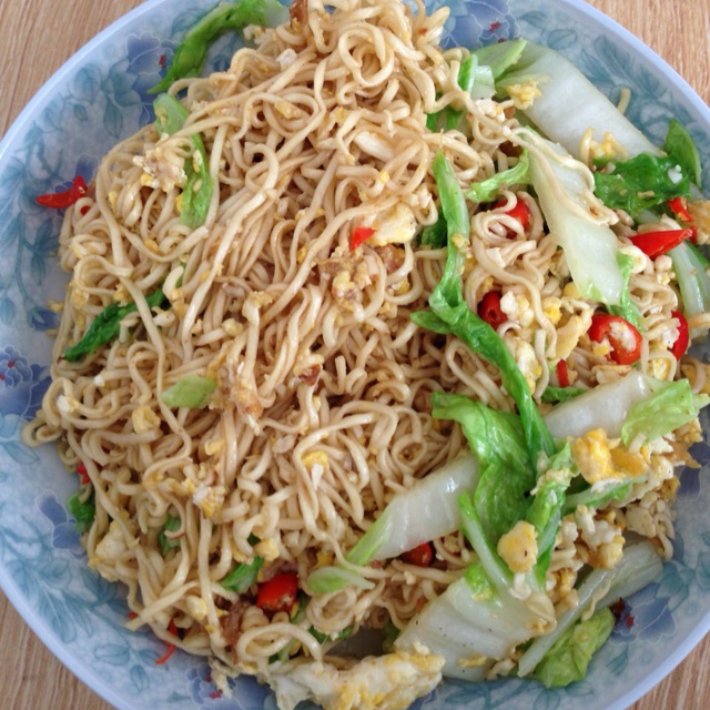 蔬菜鸡肉炒面-运动饮食