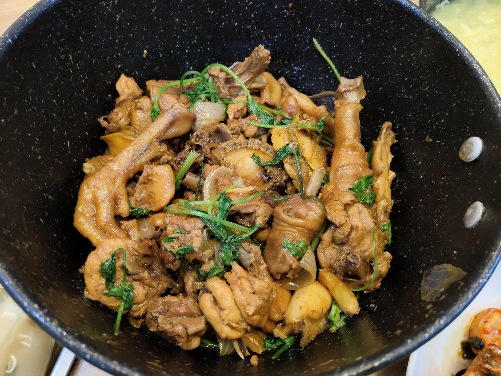 经典粤菜-鲍鱼焖鸡煲