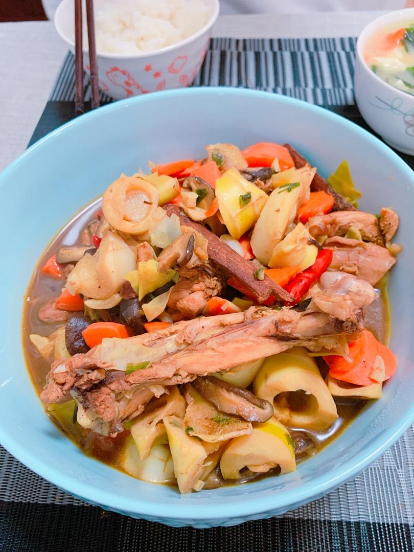 蘑菇🍄炖鸡腿🍗