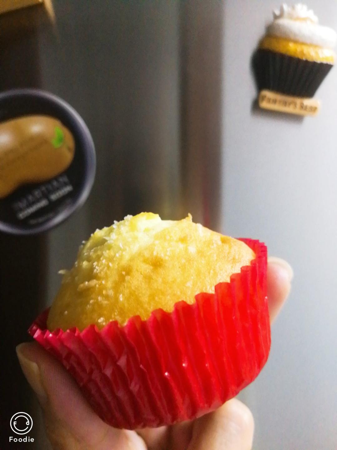 不塌陷不回缩不凹底的炼乳纸杯蛋糕