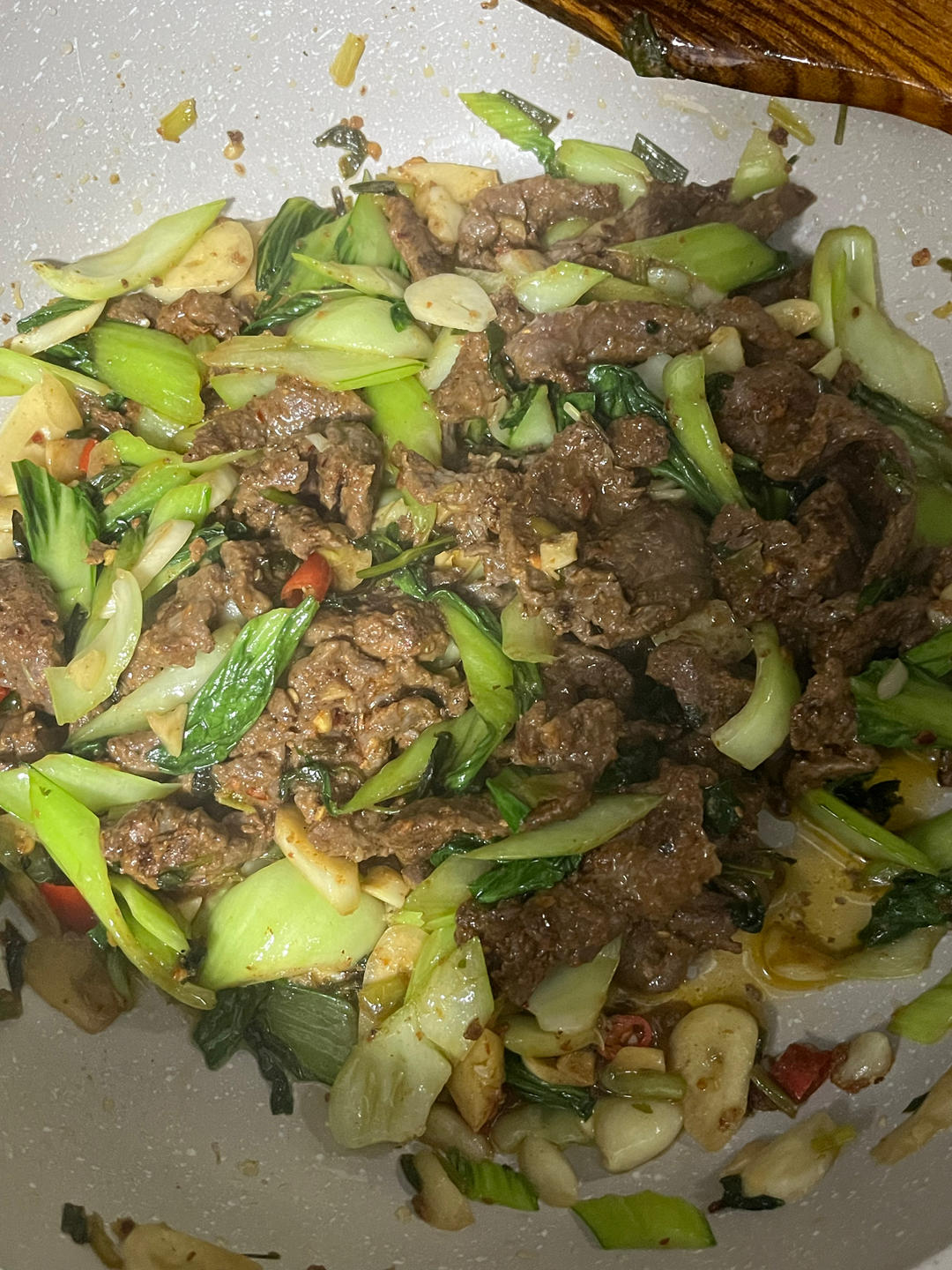 下饭神器又来了，试试这道白菜梗炒牛肉！！