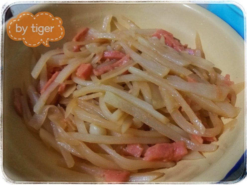 土豆丝炒火腿肠