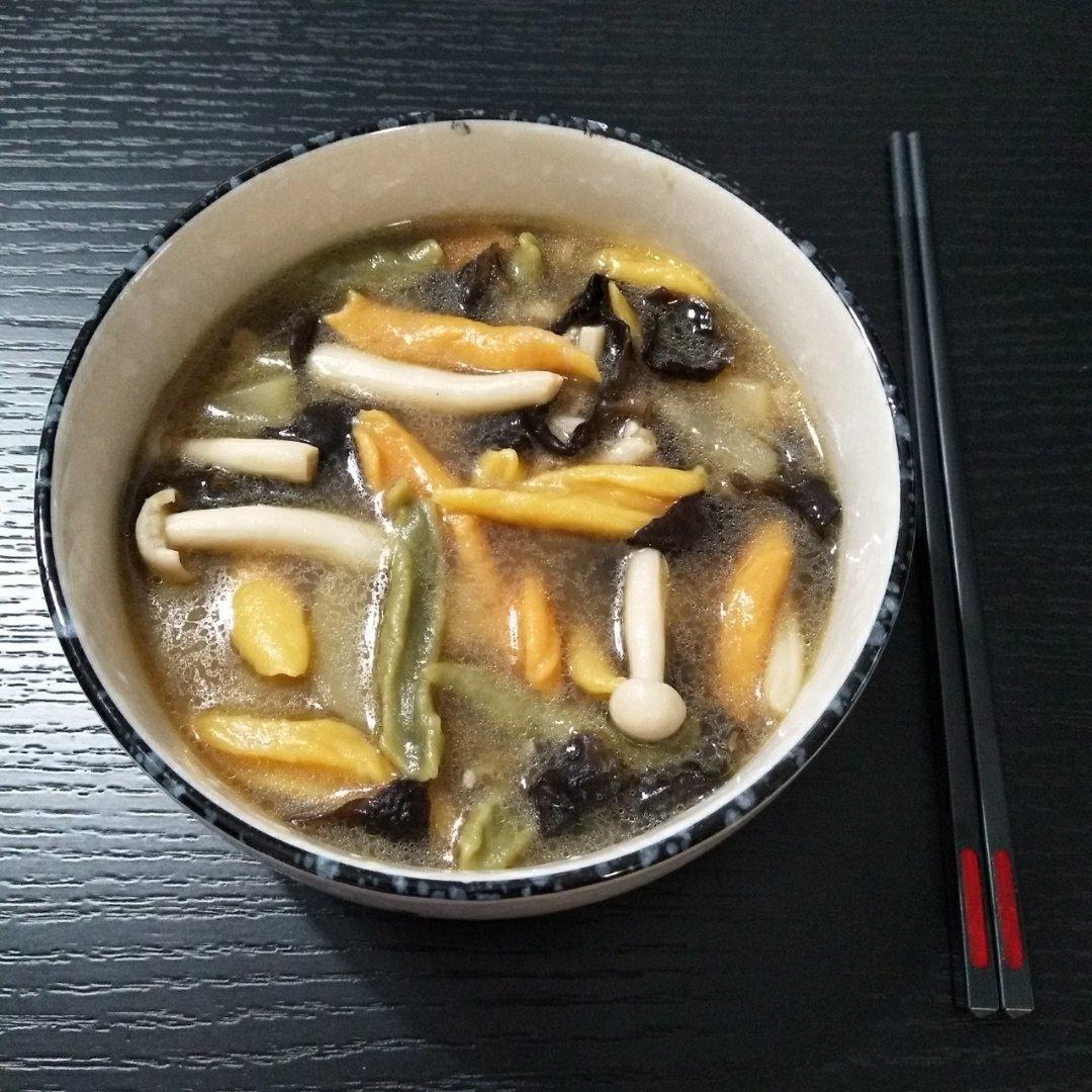 堂妈小厨——菠菜汁剪刀面