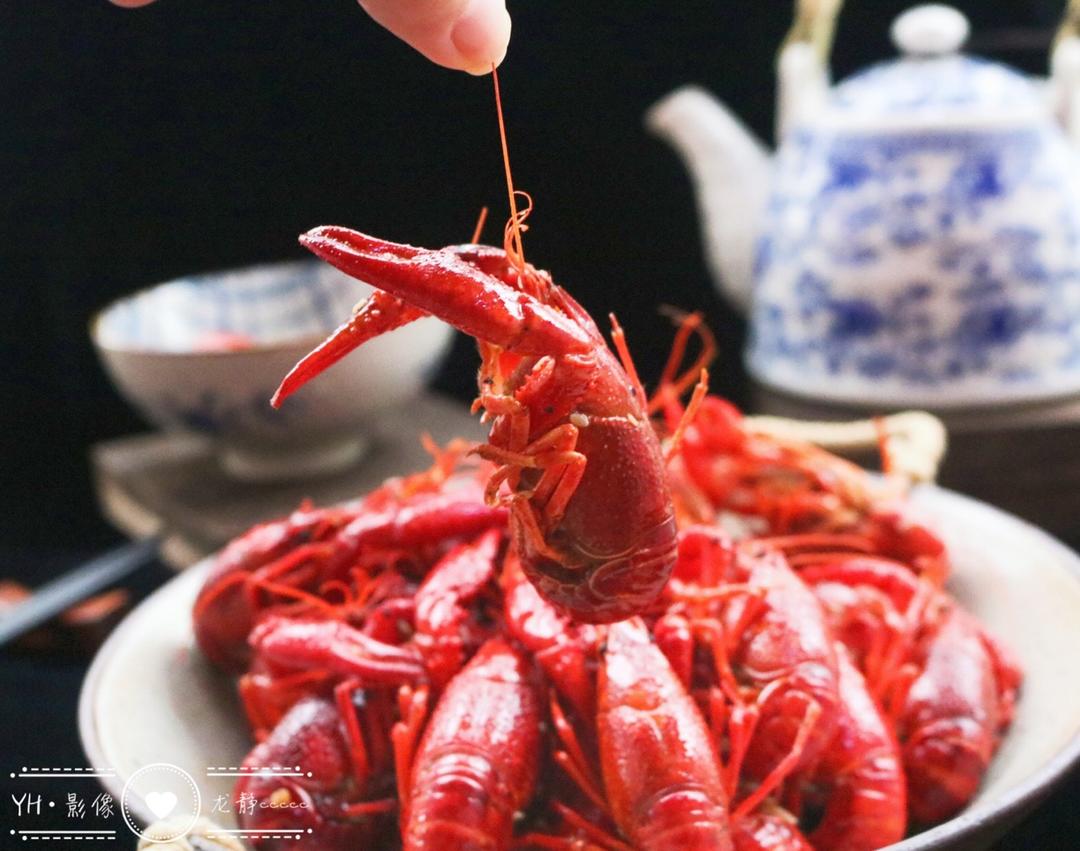 不能错过的红烧香啤小龙虾