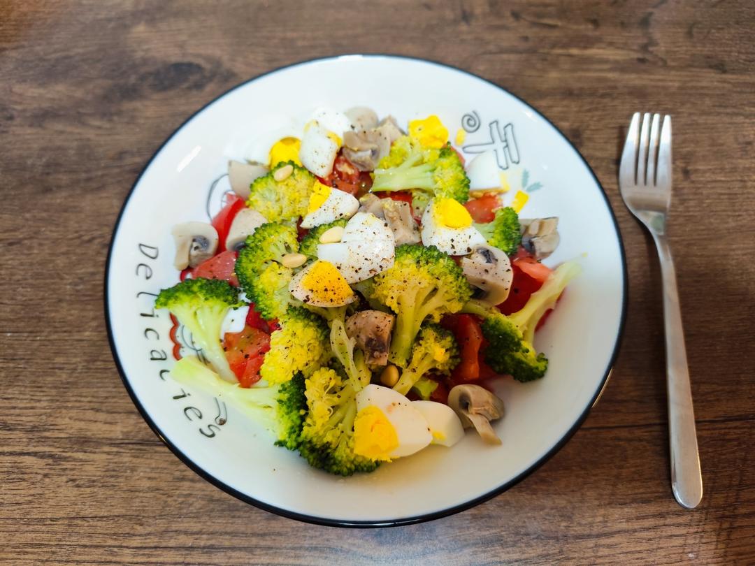 春天里的理想生活-超级简单的减脂餐•鸡蛋口蘑蔬菜沙拉