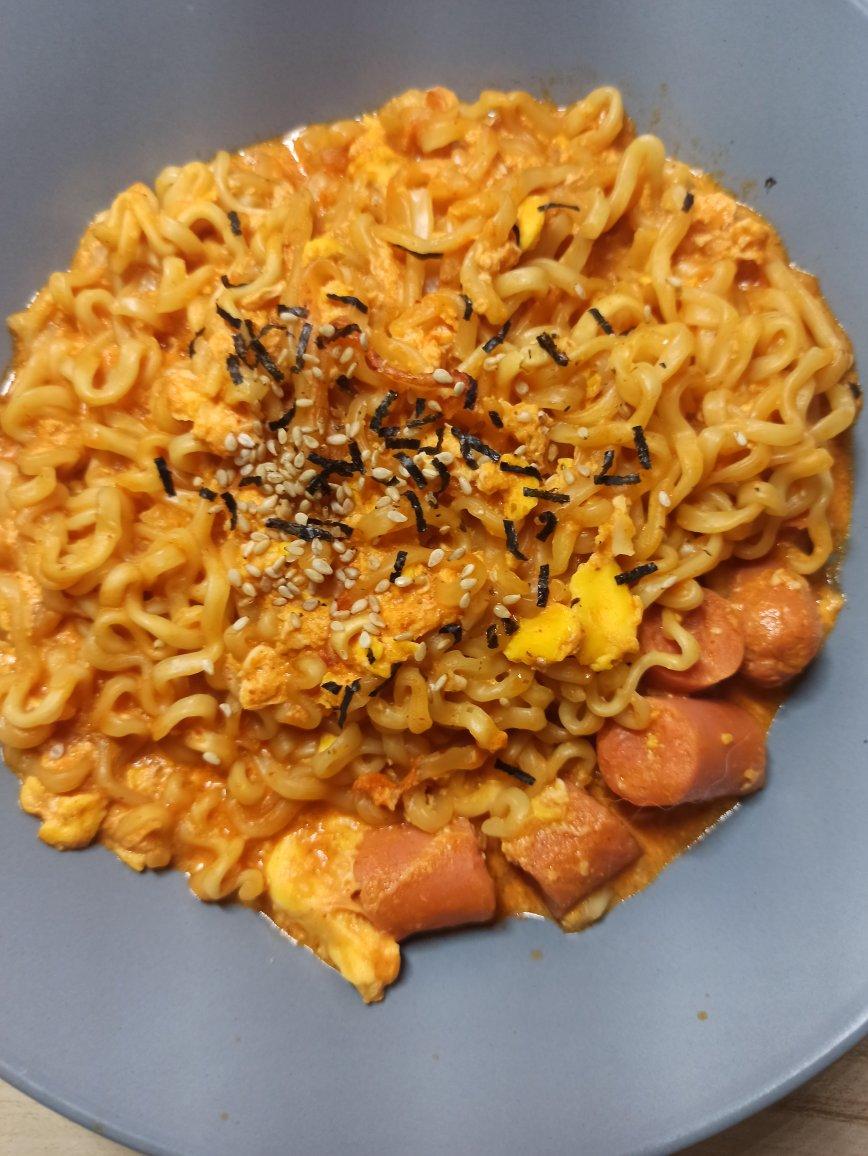 网红韩国火鸡面，此做法适合喜欢吃火鸡面又不太敢吃辣的人