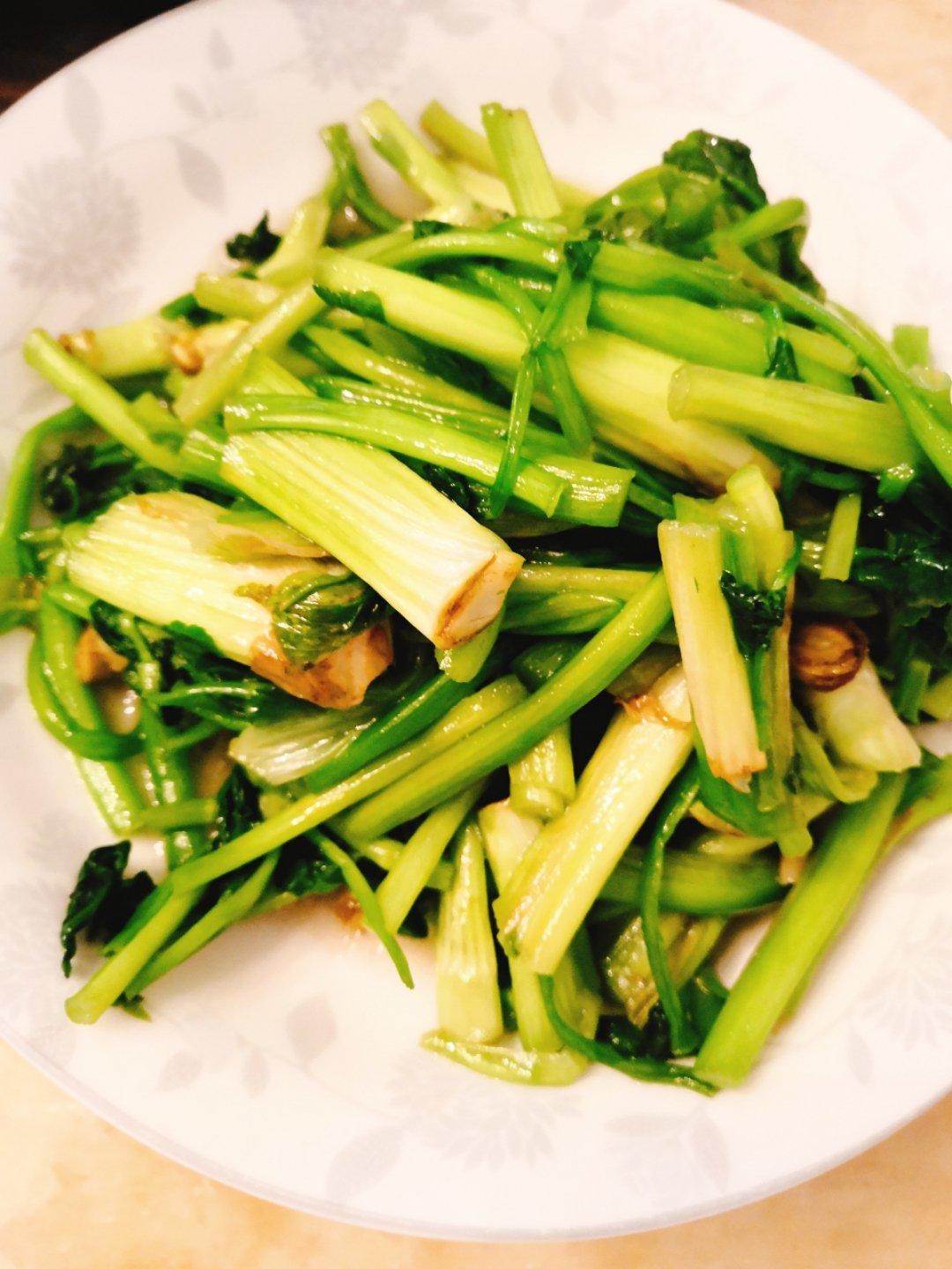 【清炒水芹菜图片】献给水仙的小女王♡_下厨房