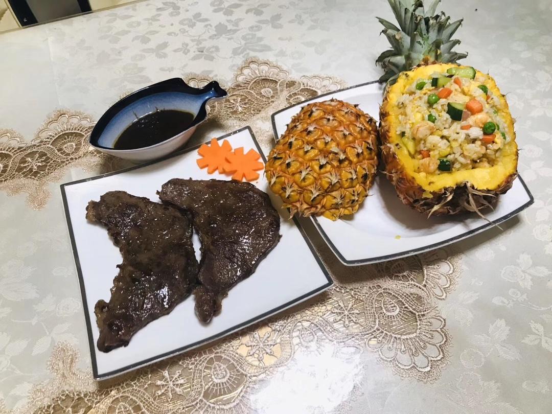 虾仁菠萝炒饭