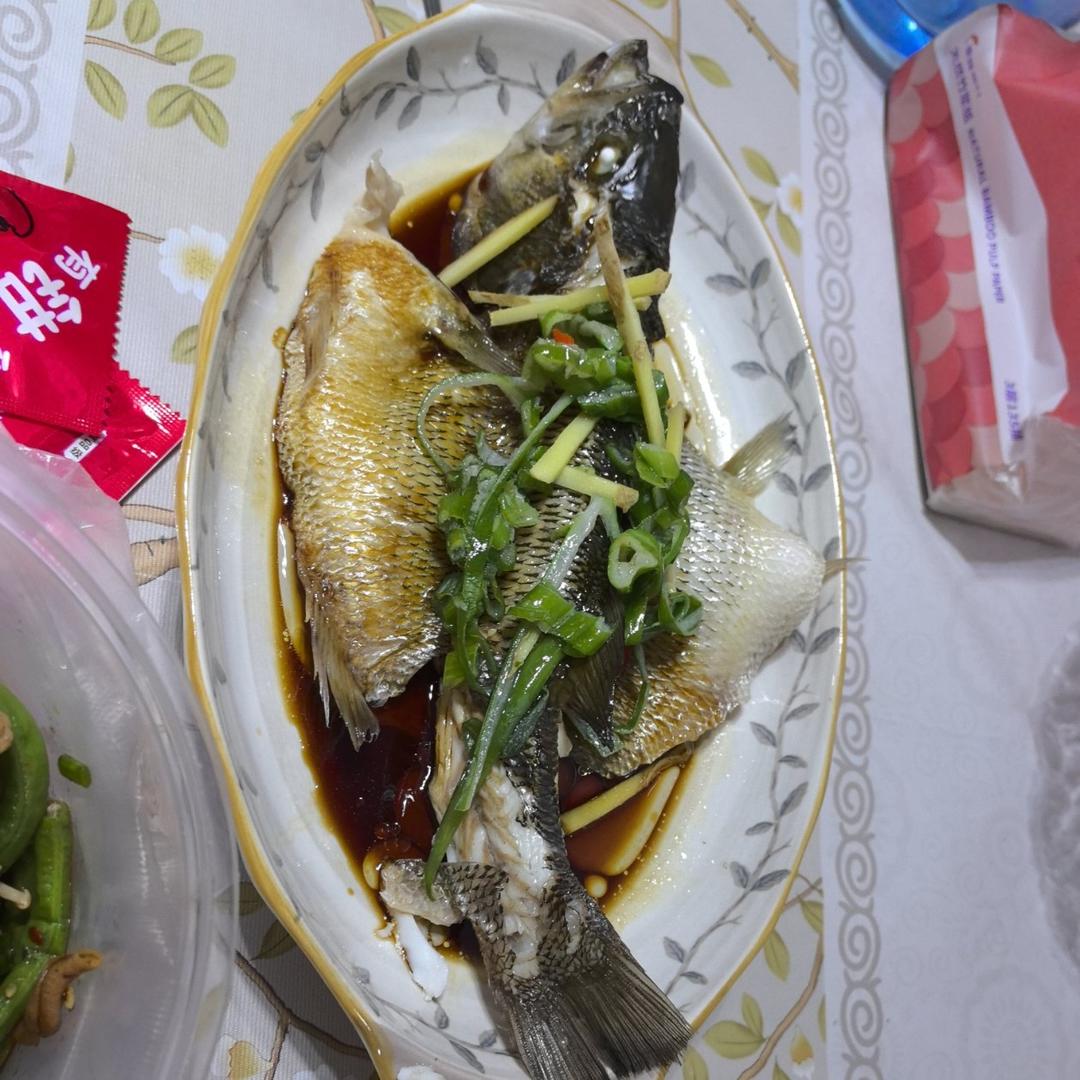 10分钟做 清蒸鲈鱼 （附切鱼图解）