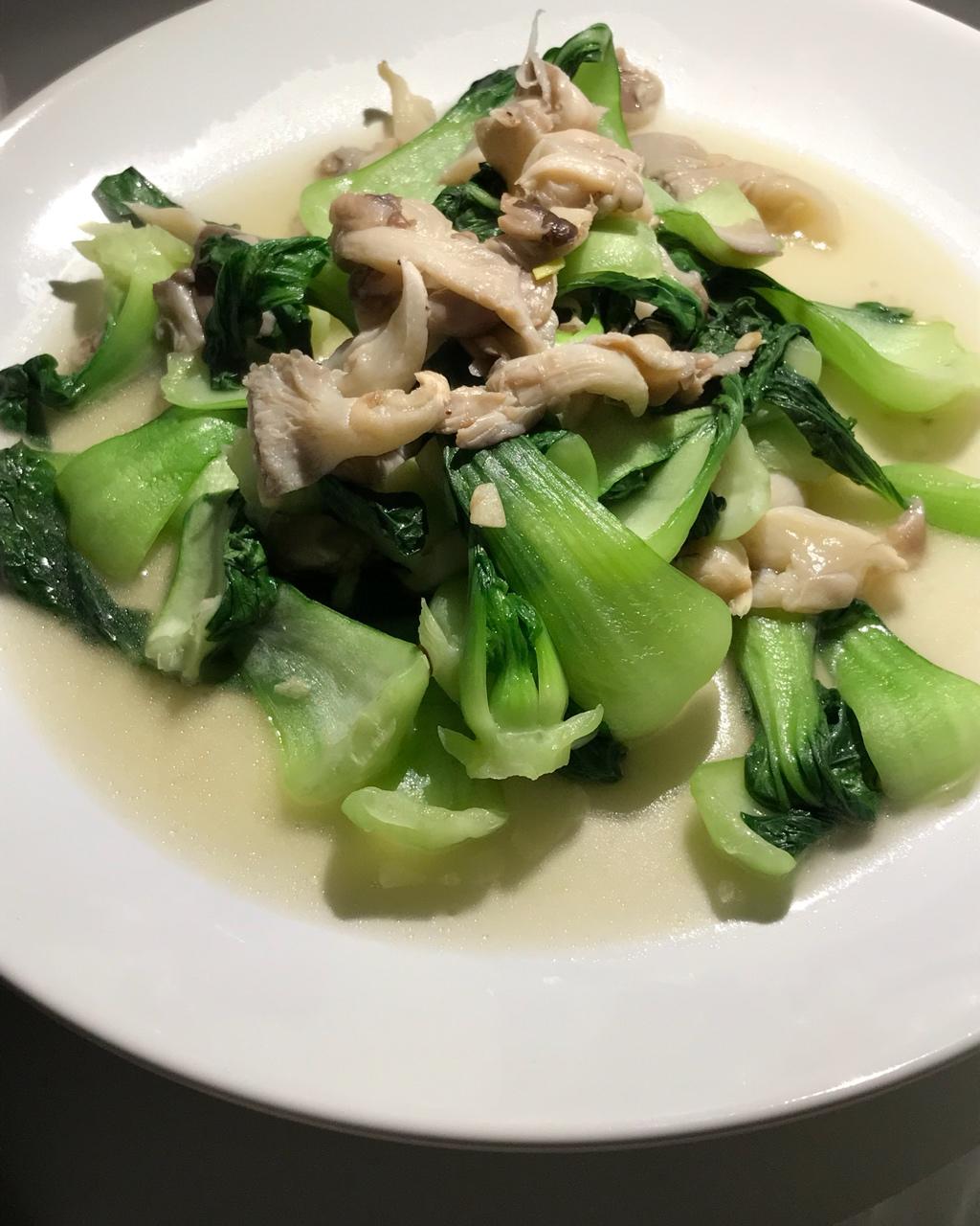 平菇炒青菜