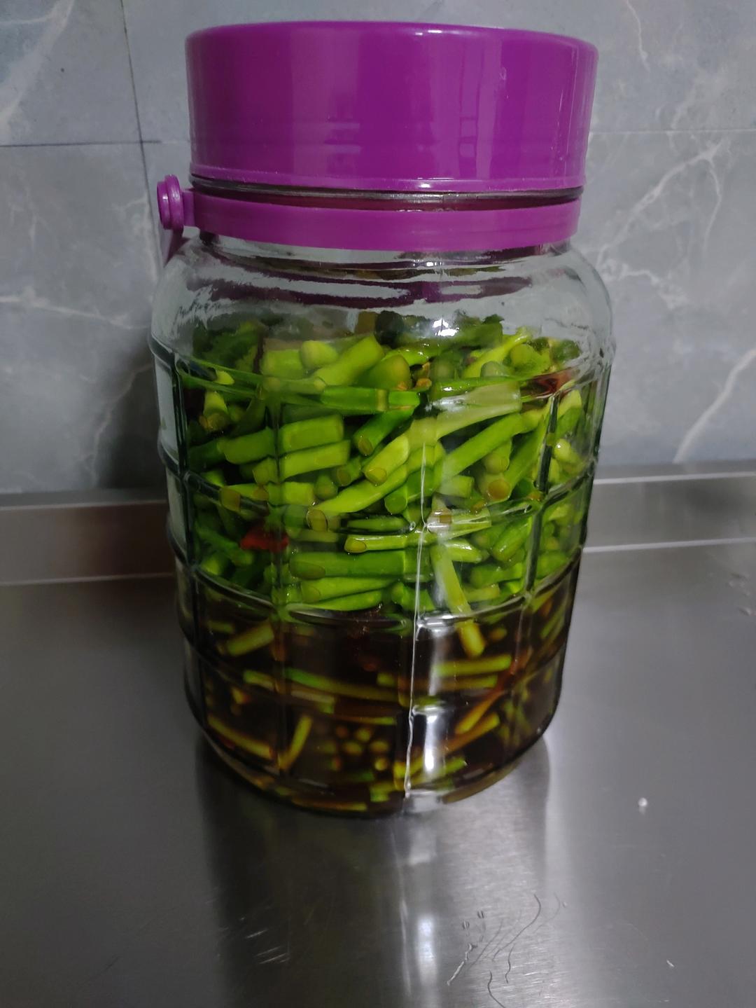 腌制蒜薹家庭版