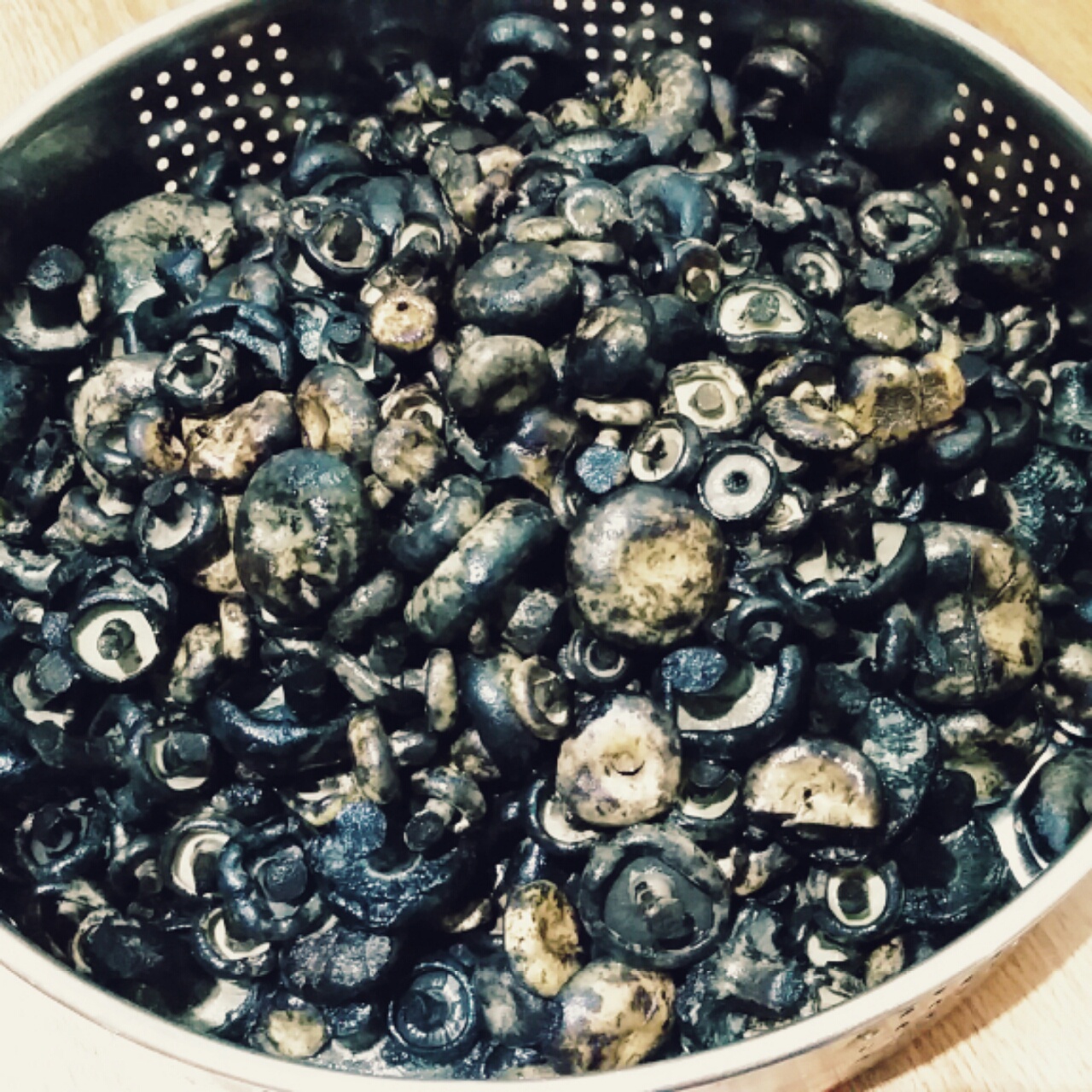 日#晚餐612015年8月19日#云南野生菌一名副其实像炭一样黑的黑炭菌