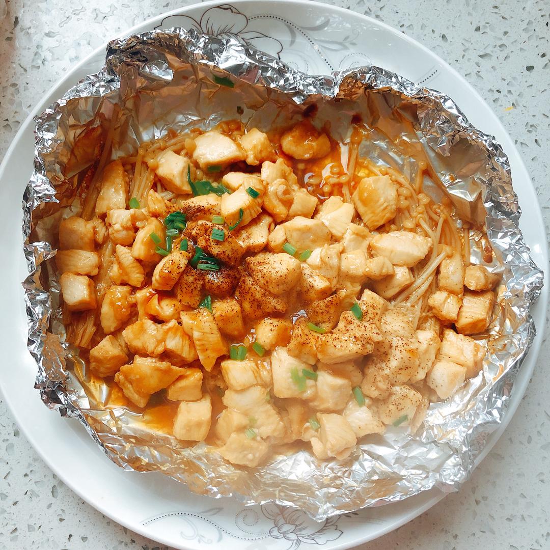 无油无水超简单减脂版锡纸金针菇鸡胸肉