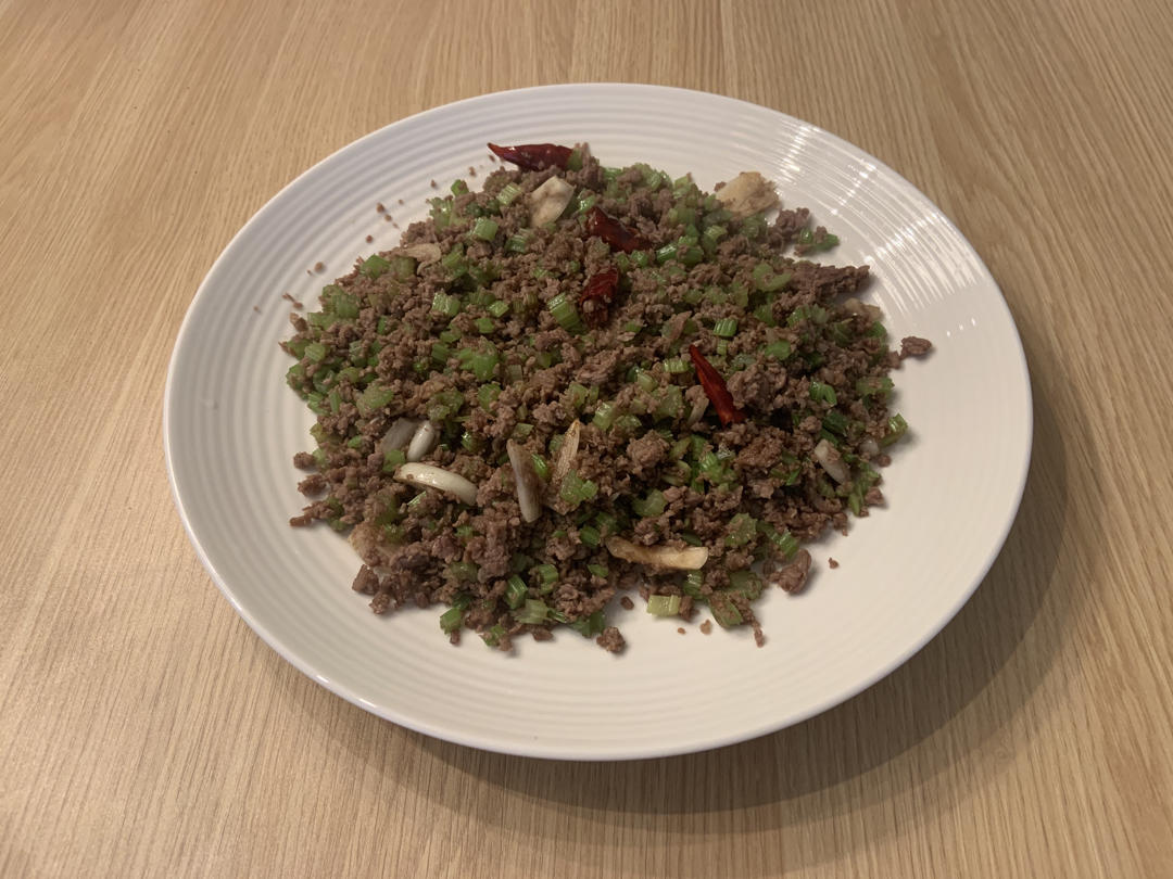 芹菜牛肉末「下饭神器」
