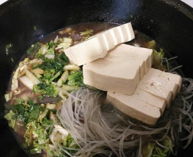 白菜粉丝炖豆腐的做法