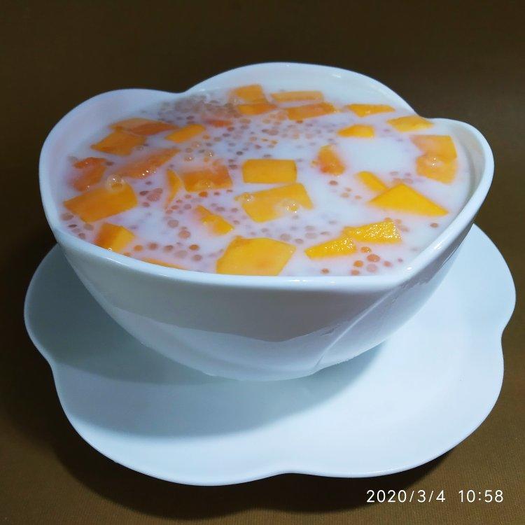 椰汁木瓜西米露