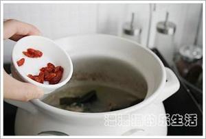 莲藕海带鱼汤的做法 步骤5