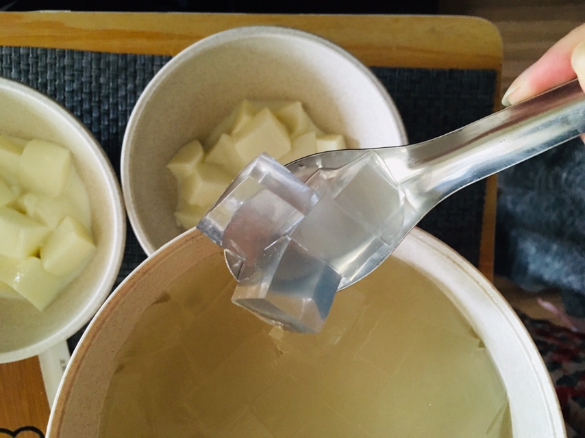 水果牛奶布丁/冰粉/白凉粉-超简单夏季消暑圣品的做法 步骤7