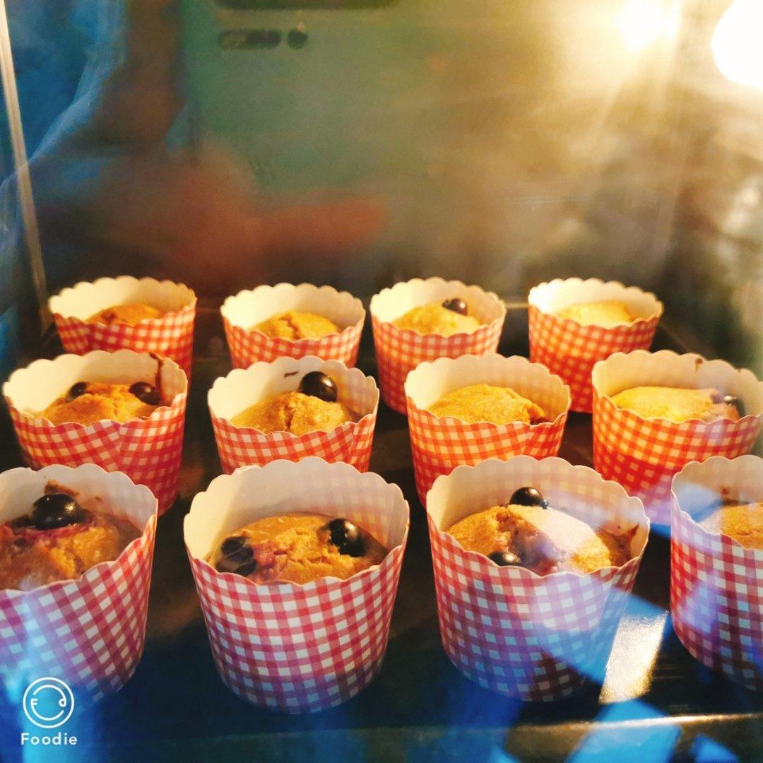 健康版蓝莓全麦燕麦玛芬