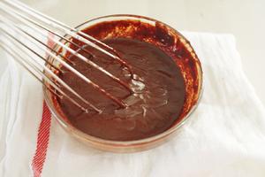 4种材料的美味：特浓巧克力凹蛋糕Terrine chocolat的做法 步骤4