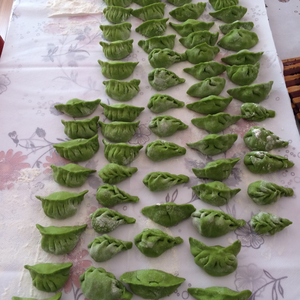 彩色饺子（蔬菜汁）