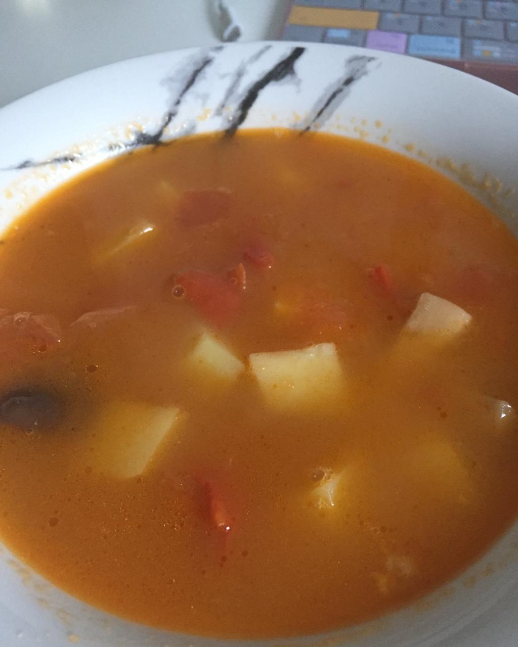 超级浓超好喝的番茄土豆汤