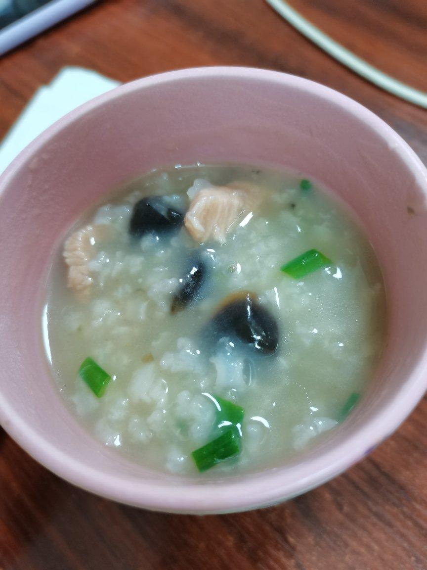 妈妈👩教我做的皮蛋瘦肉粥🥣简单快捷美味😋