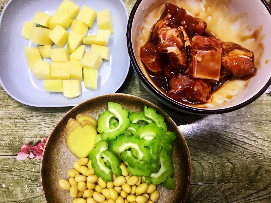 隔水蒸盐焗鸡【7月北鼎蒸炖锅食谱】