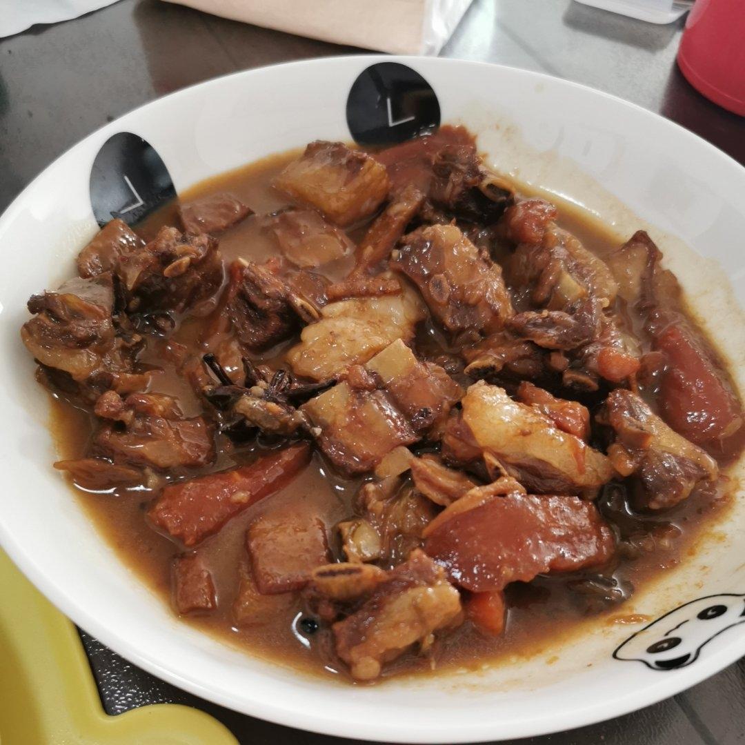 酥而不腻的红烧羊排