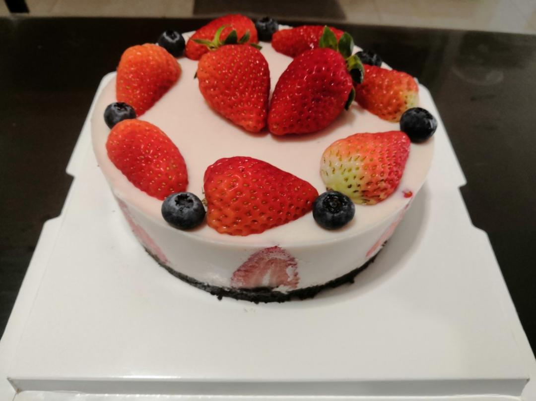 草莓慕斯（6寸）