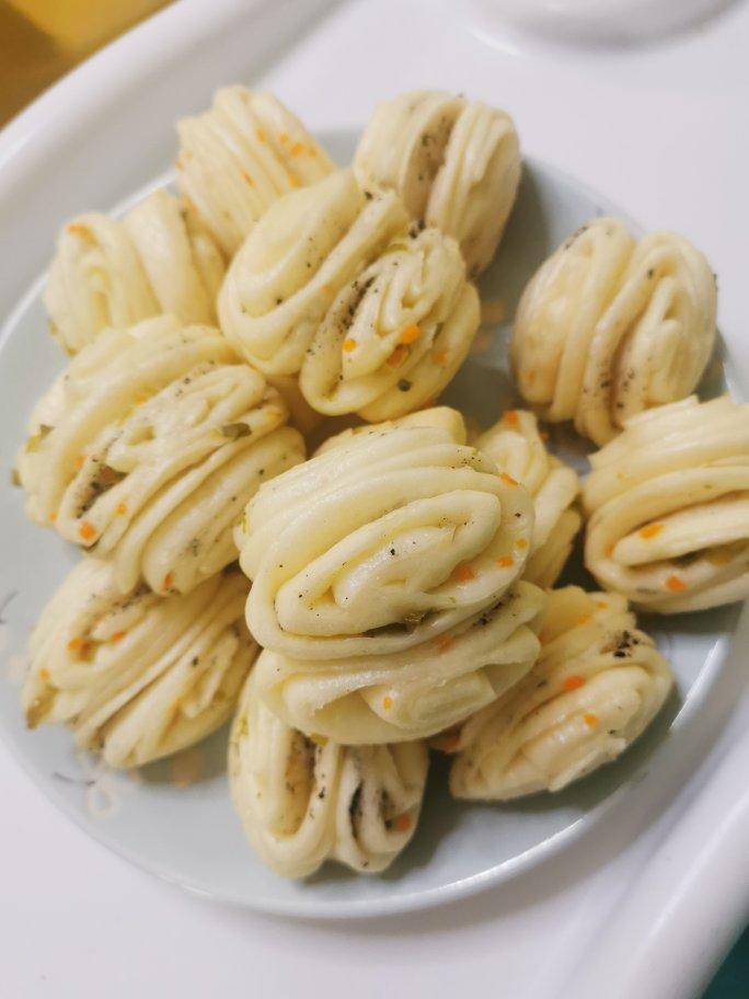 徐旭阳做的新手零失败的香葱肉松小花卷操作简单宝宝爱吃