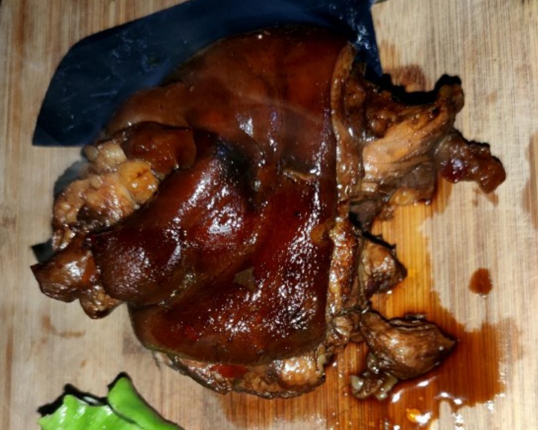 懒人无油版卤红烧肘子
