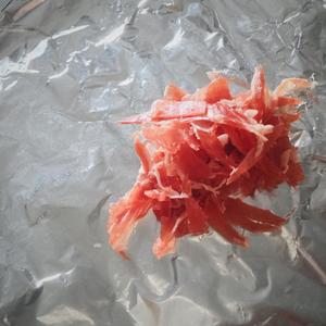 芝士火腿洋葱焗阿根廷红虾佐甜豆口蘑胡萝卜的做法 步骤2