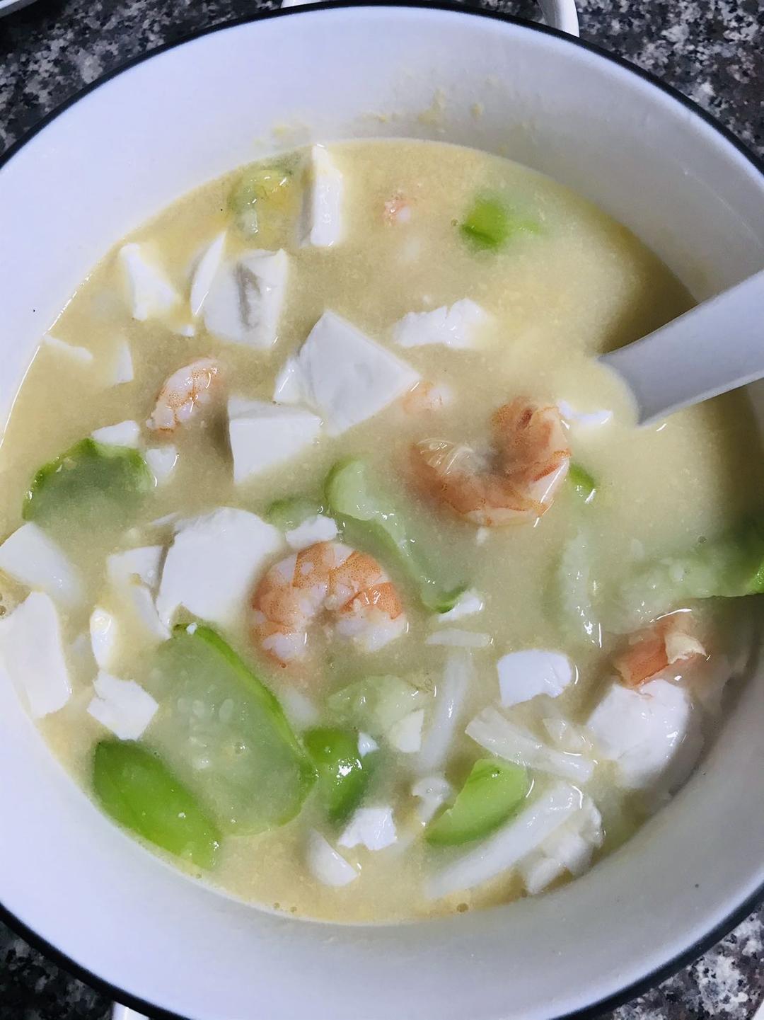 咸蛋黄虾仁豆腐菌菇煲