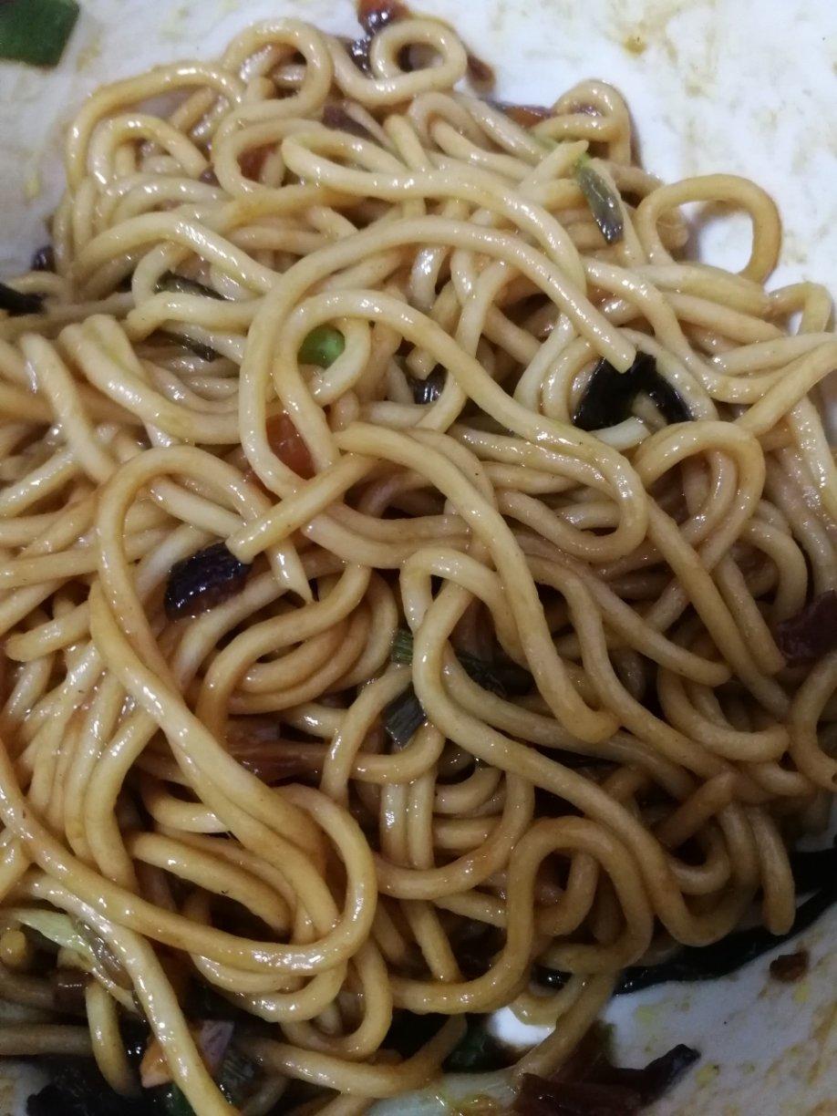 10分钟搞定的一碗葱油拌面