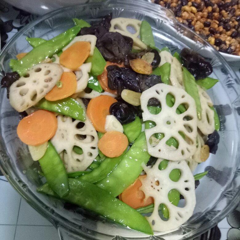 素菜也可以这么美—荷塘小炒