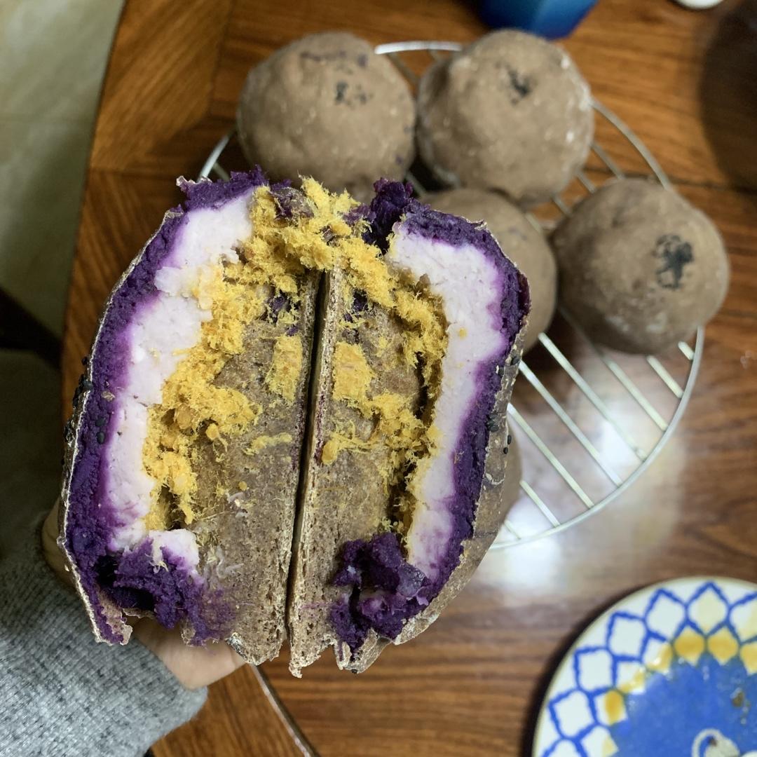 全麦芋泥紫薯肉松包